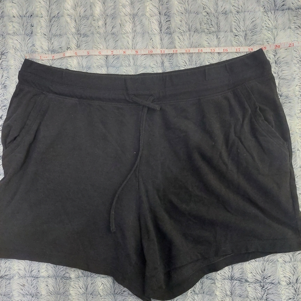 BE COOL Women's Black Athletic Shorts
